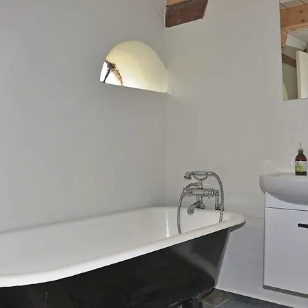 Dom wakacyjny Three-bedroom Holiday With A Fireplace 06