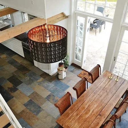 Three-bedroom Holiday With A Fireplace 06